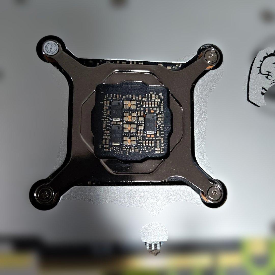 グラフィックボード・グラボ・ビデオカード MSI GeForce RTX 4070Ti gaming slim white