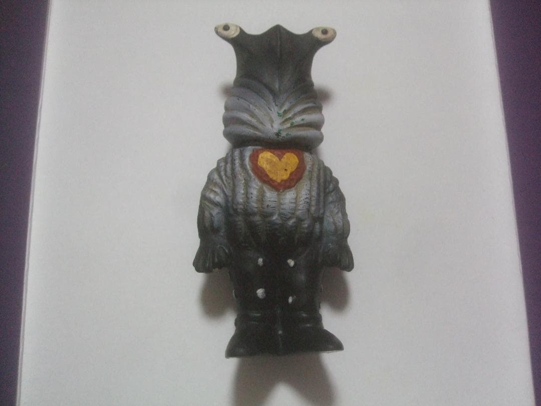 サ*だ様 ウルトラ怪獣　ソフビ　ペガッサ星人　円谷プロの刻印