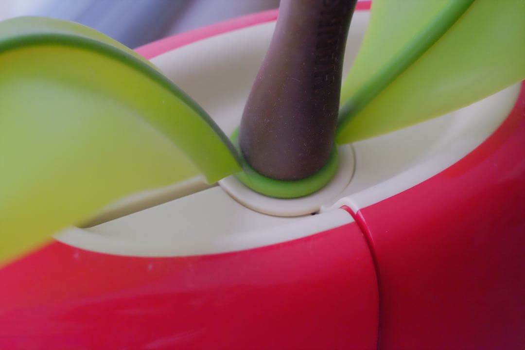 リンゴ型テレビ　ブラウン管　hannspree スペースエイジ　レトロポップ