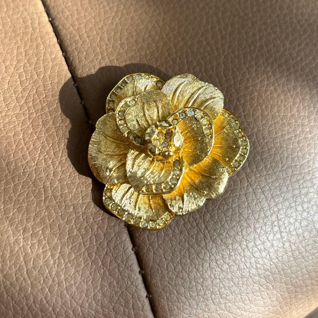 ディオール　ブローチ　バラ　花　ゴールド　ヴィンテージ