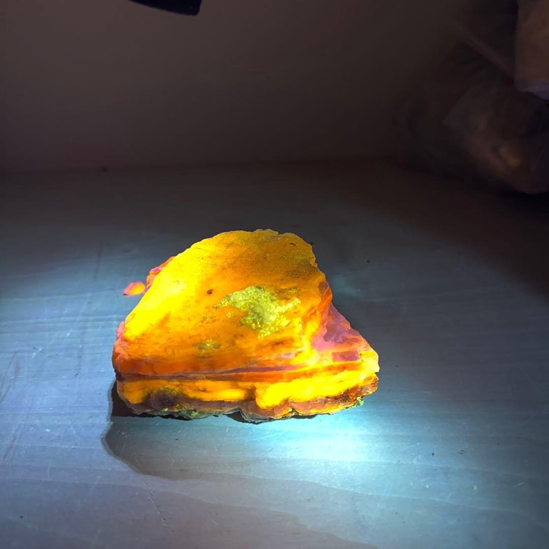 【11】北海道石　然別オパール　蛍光オパール592、588、197g