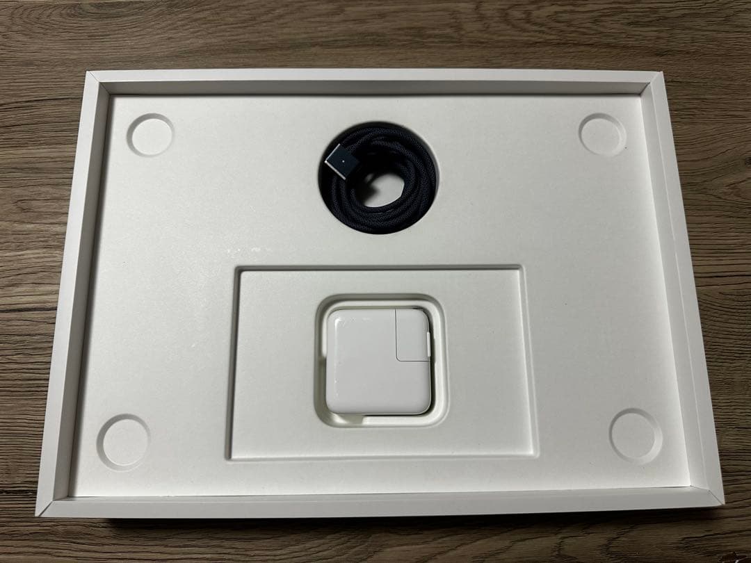 MacBookAir 13.6-inch アップル・ほぼ未使用に近い