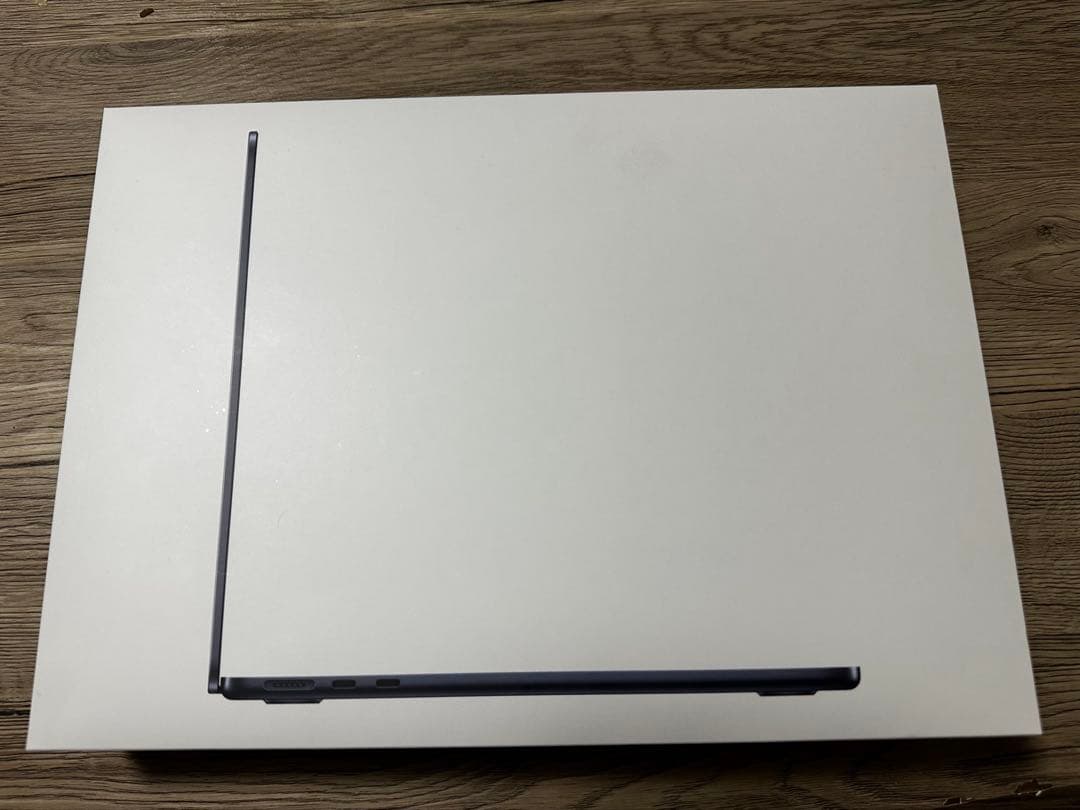 MacBookAir 13.6-inch アップル・ほぼ未使用に近い