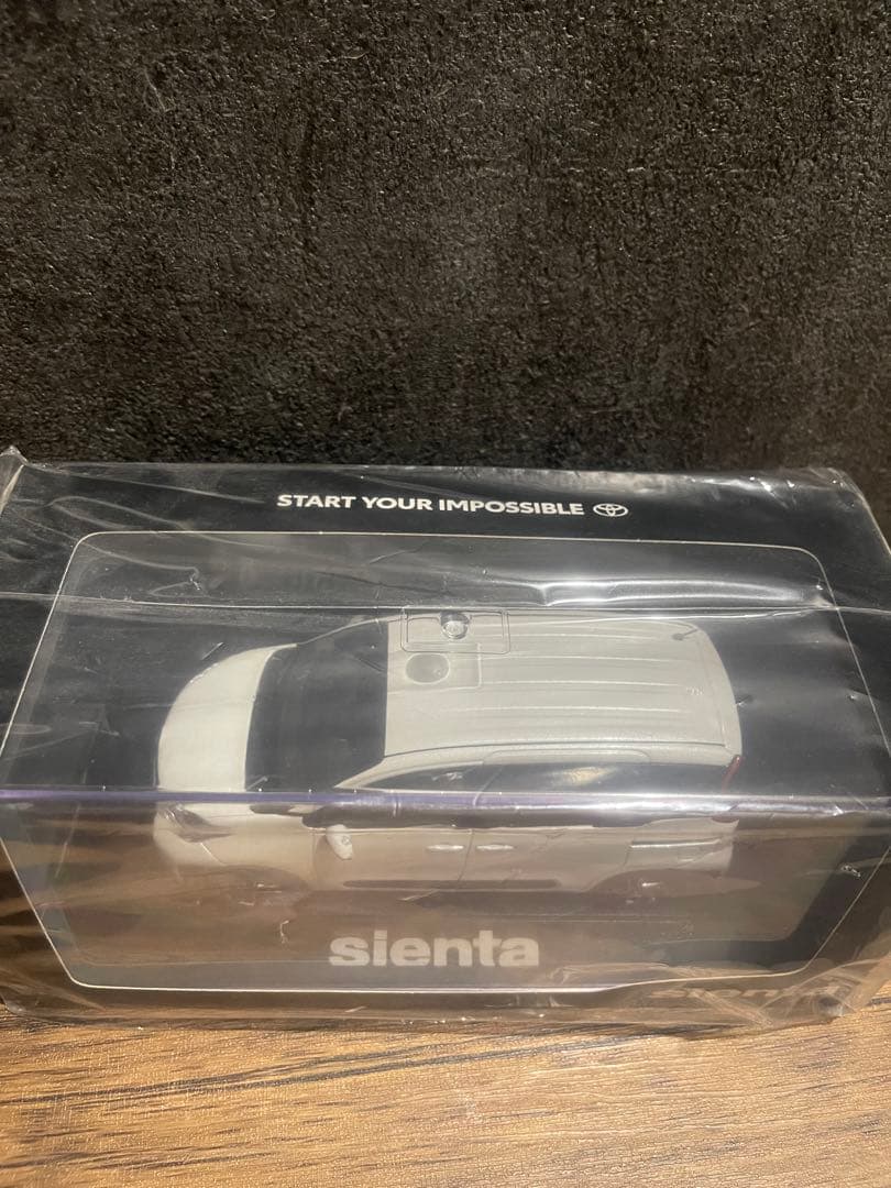 トヨタシエンタミニカー ホワイト クリスタルシャイン1/30