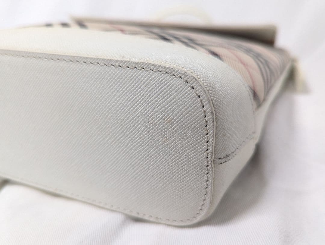 Burberry バーバリー ショルダーバッグ ノバチェック 斜め掛け レザー