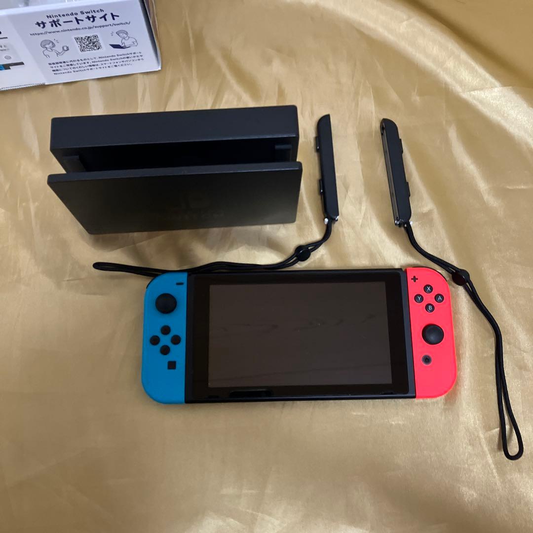 匿名配送　Nintendo Switch 本体　付属品完備
