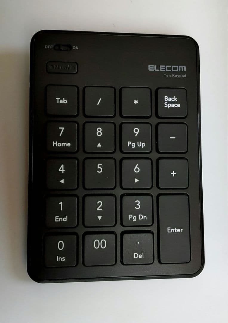 富士通 LIFEBOOK UH90/G2 12世代i7 軽量 697g　モバイル