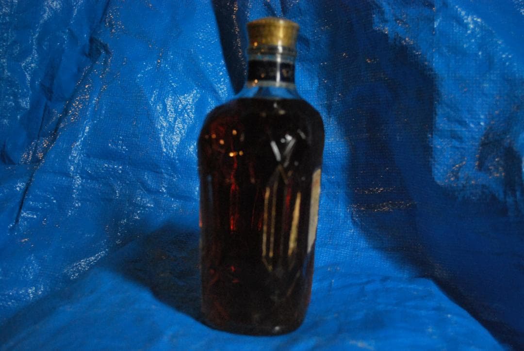 古酒ウイスキーCrown750ml未開栓の出品です。