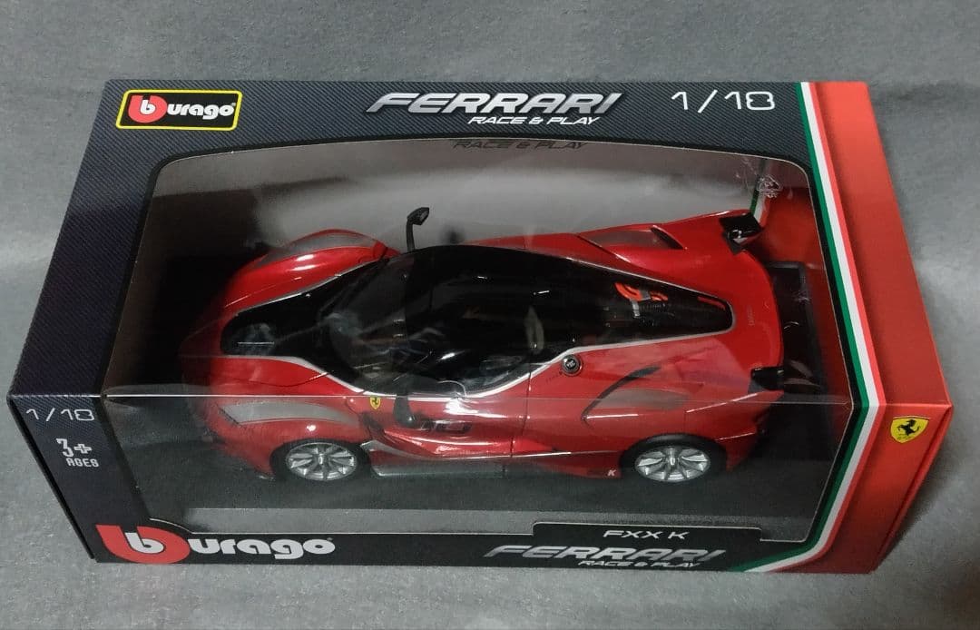 絶版BBurago Ferrari FXX K 1/18 ダイキャストカー