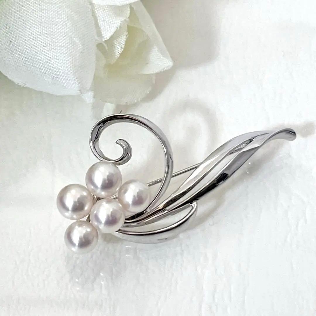 ☆美品☆ミキモト　5珠　シルバー　ブローチ　皇室御用達ブランド