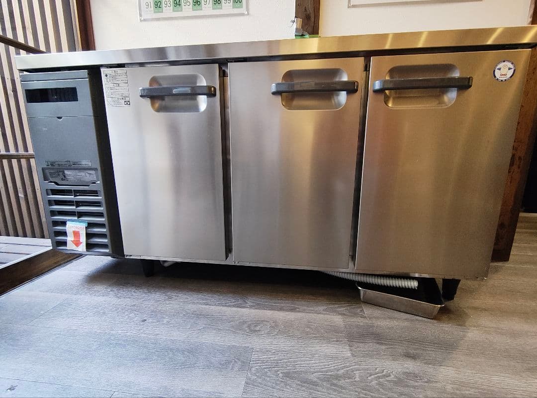 ２０２３年　美品動作確認済み　福島ガリレイコールドテーブル３ドア冷蔵庫　100V