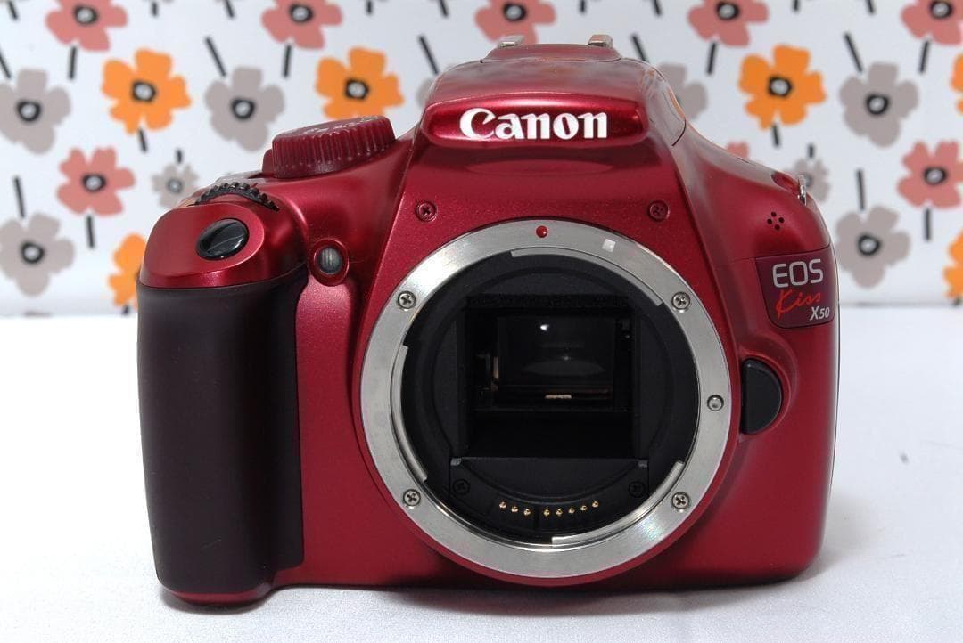 ❤Canon Kiss X50❤ショット数2252回少ない！❤レッド色で目立つ❤