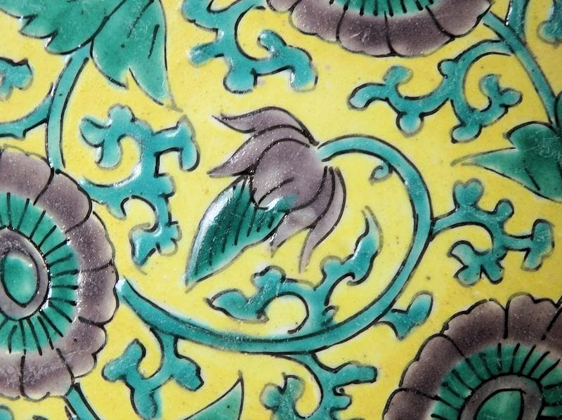 古伊万里　墨弾に雲龍　色絵　花に唐草の図　６寸皿　B130AS-DBc