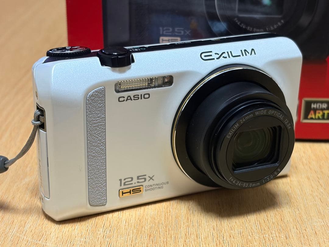 カシオ デジタルカメラ CASIO EXILIM EX-ZR200 ホワイト 箱