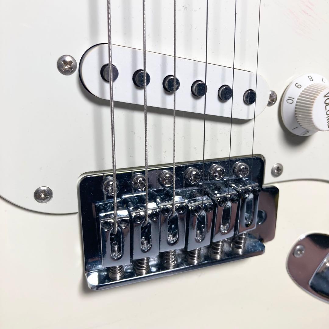 フェルナンデス エレキギター ストラトタイプ FGシリーズ ホワイト