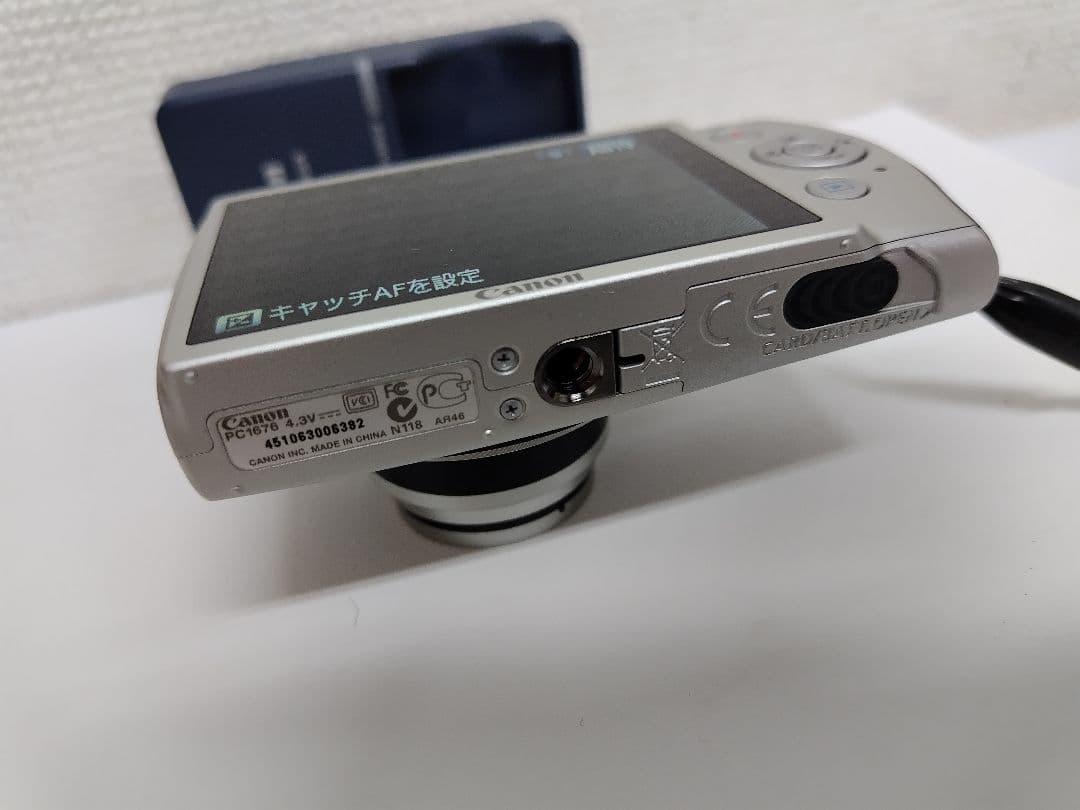 ゆ*な様 Canon IXY 600F シルバー デジタルカメラ 本体と充電器