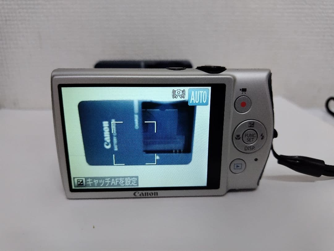 ゆ*な様 Canon IXY 600F シルバー デジタルカメラ 本体と充電器