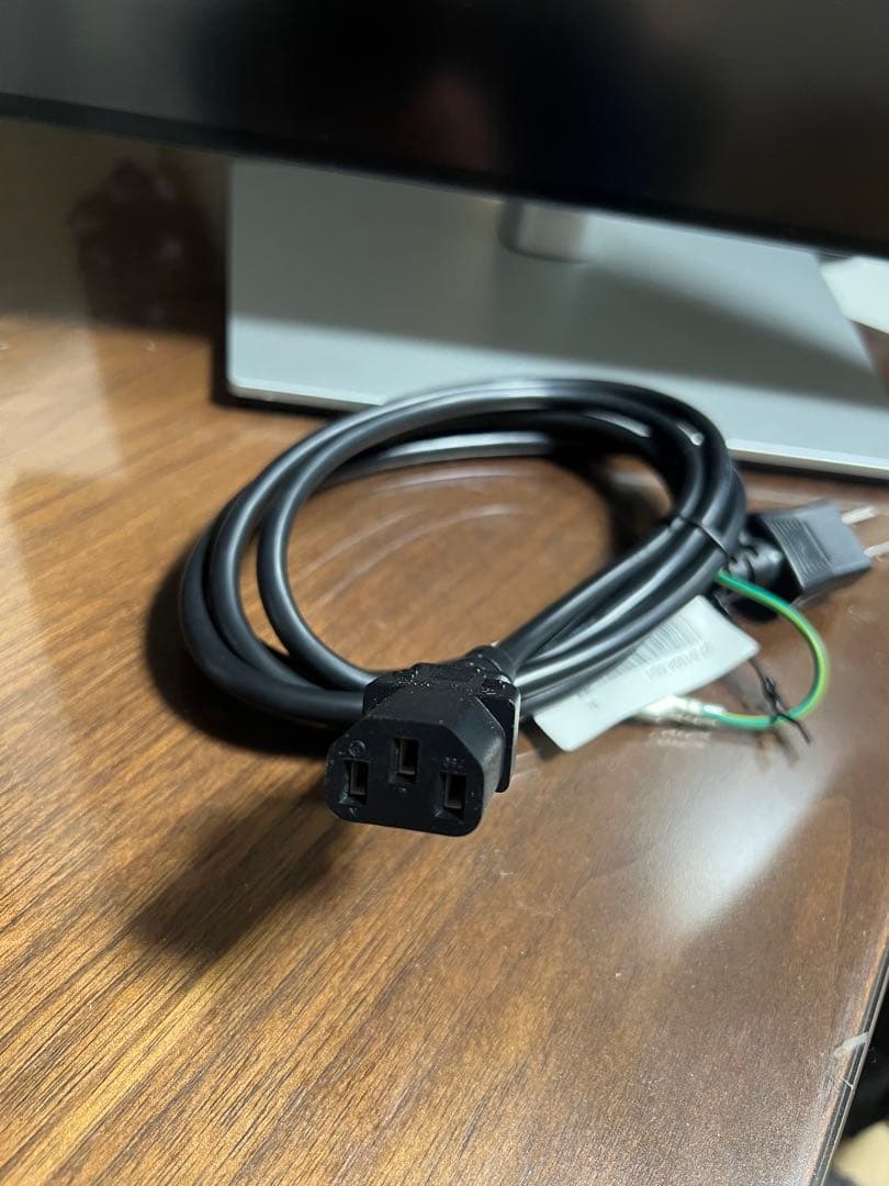 DELL モニター　U3223QE 31.5インチ4K (送料込)2台目