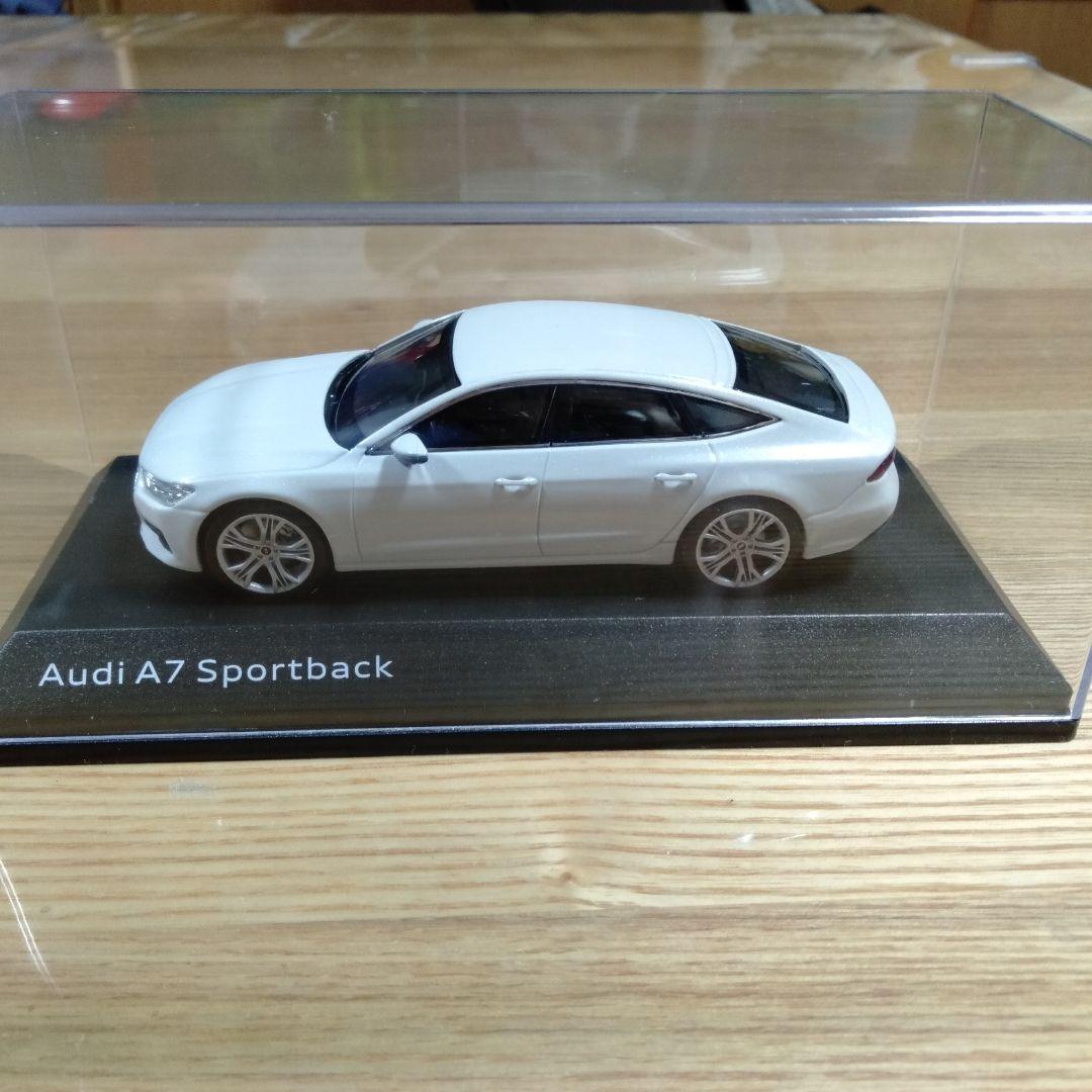 1/43 アウディ Audi A7 スポーツバック Audi 廃番 ケース 箱