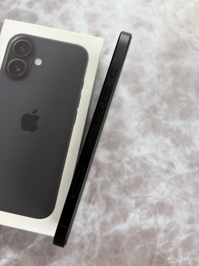 極美品 iPhone16 付属品完備 128GBSIMフリー バッテリー97%残