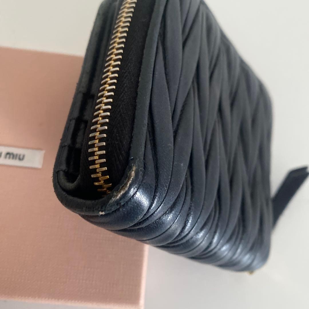 miumiu 財布