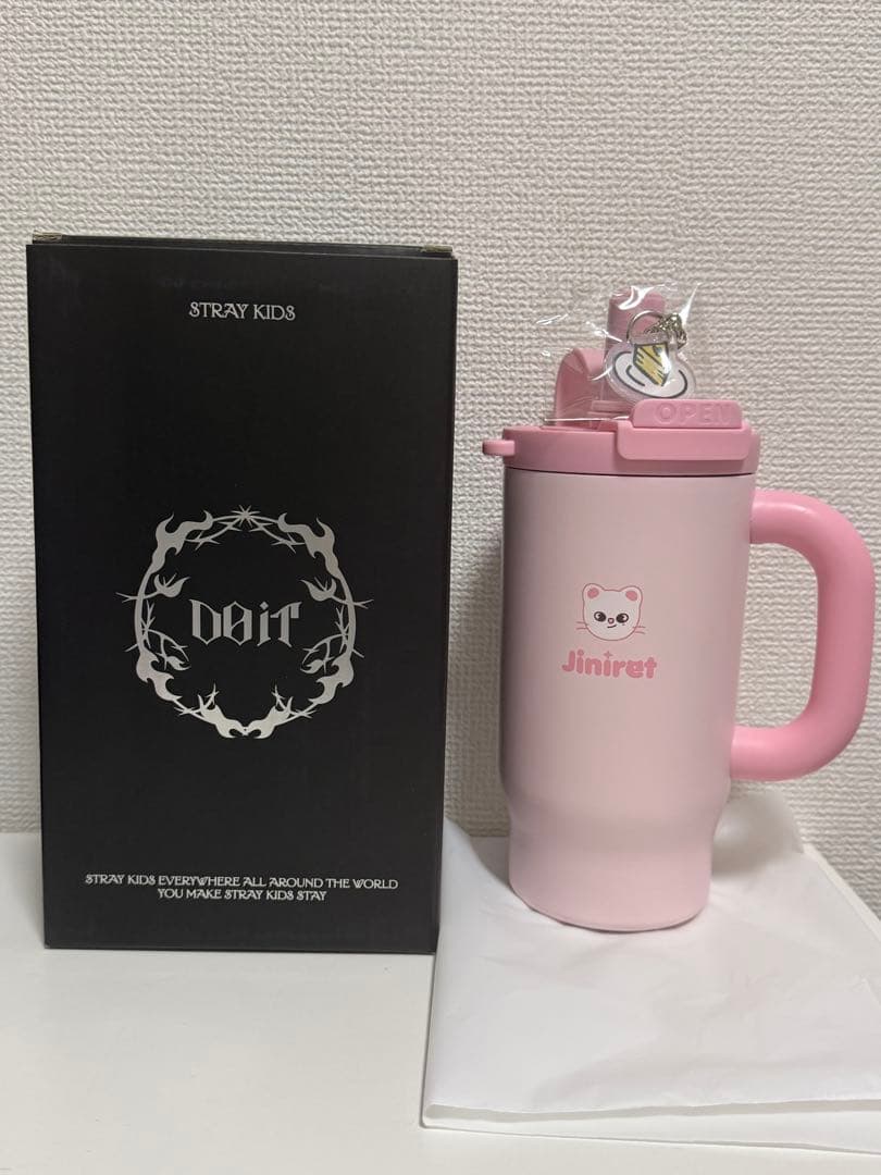 straykids ポップアップ yizhiyu タンブラー　ヒョンジン