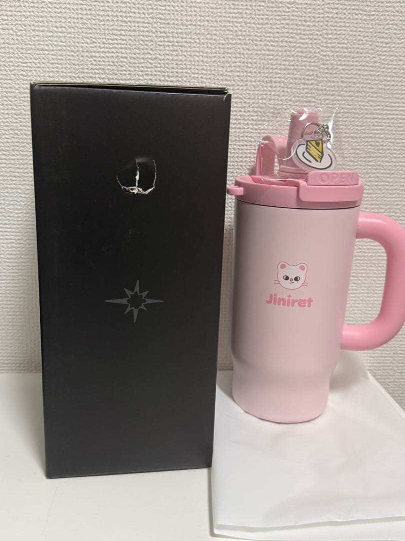 straykids ポップアップ yizhiyu タンブラー　ヒョンジン