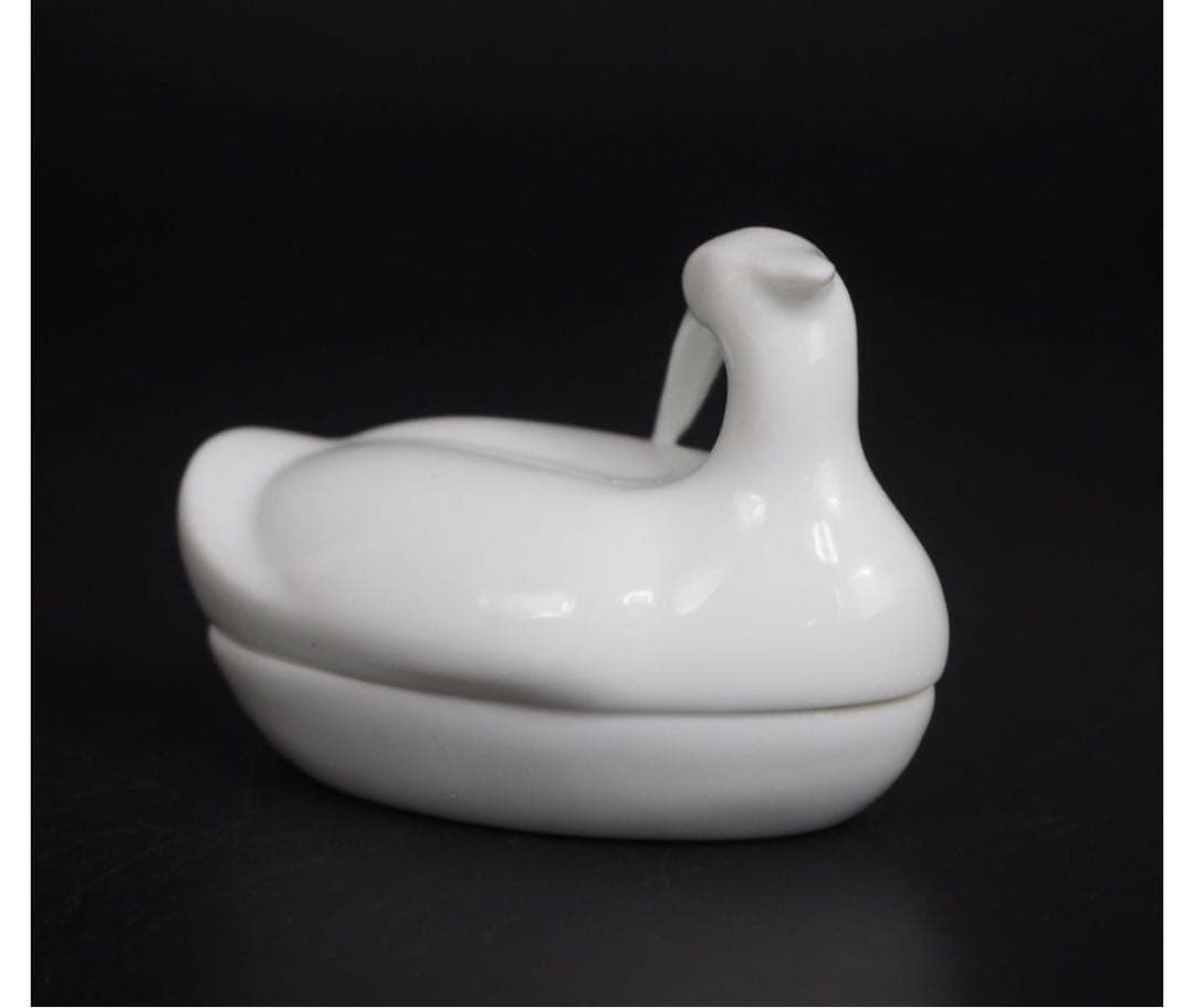 送料無料　人間国宝13代酒井田柿右衛門作 　幻の鷺香合　共箱真作保証茶道具華道具