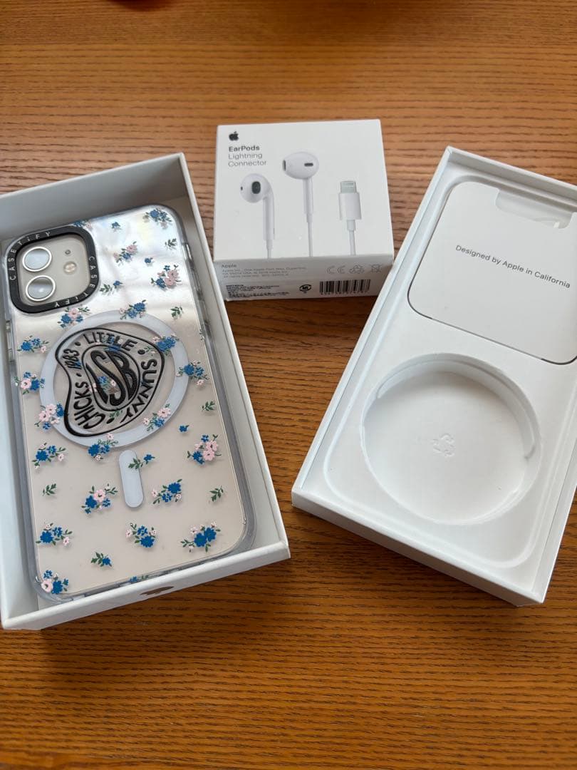 iPhone12、casetifyケース（MagSafe対応）、イヤホンのセット