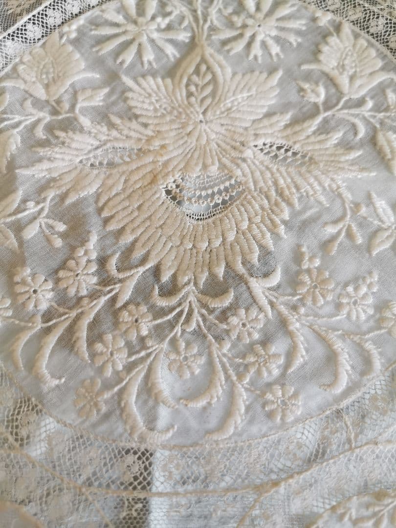 アンティークフランス ノルマンディーレース 花型ドイリー アイリッシュリネン風