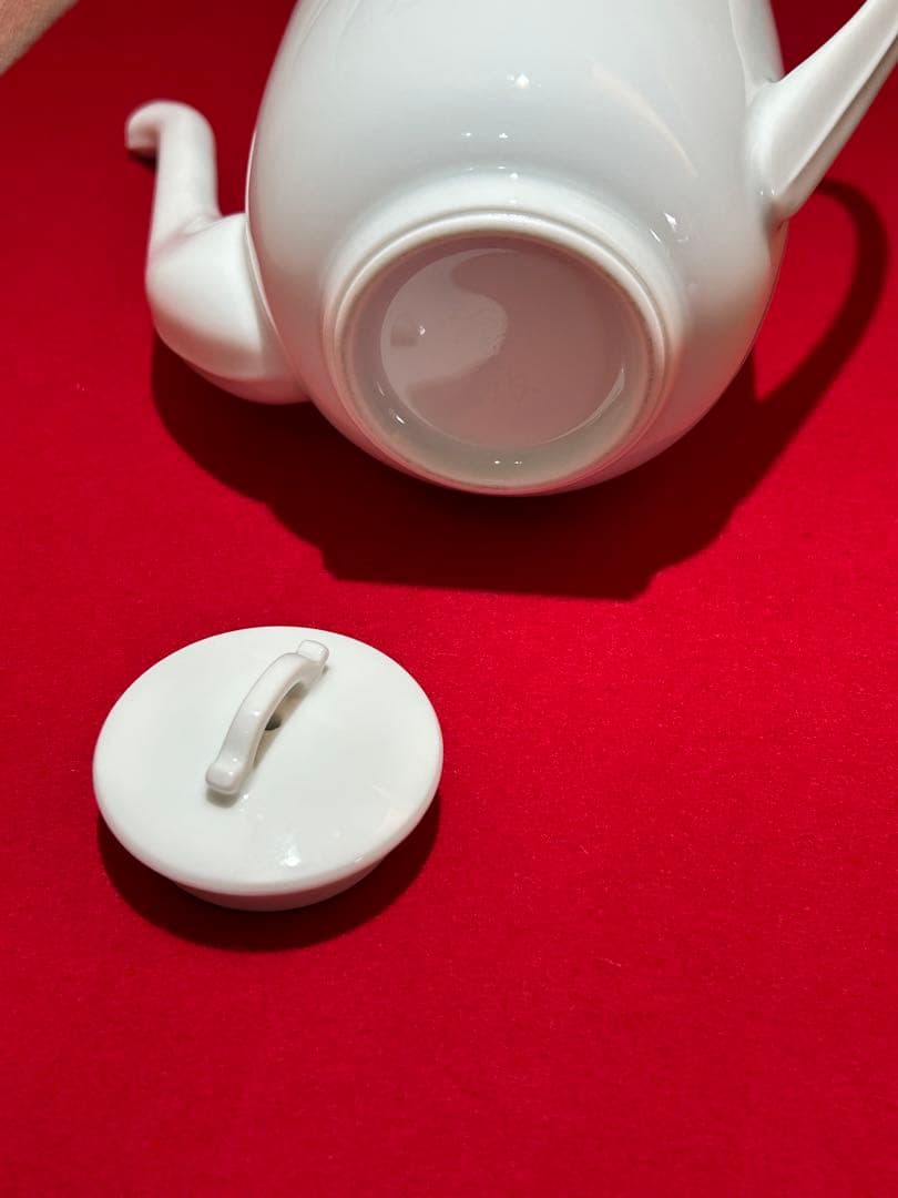 井上萬二作　白磁彫文手付　水指