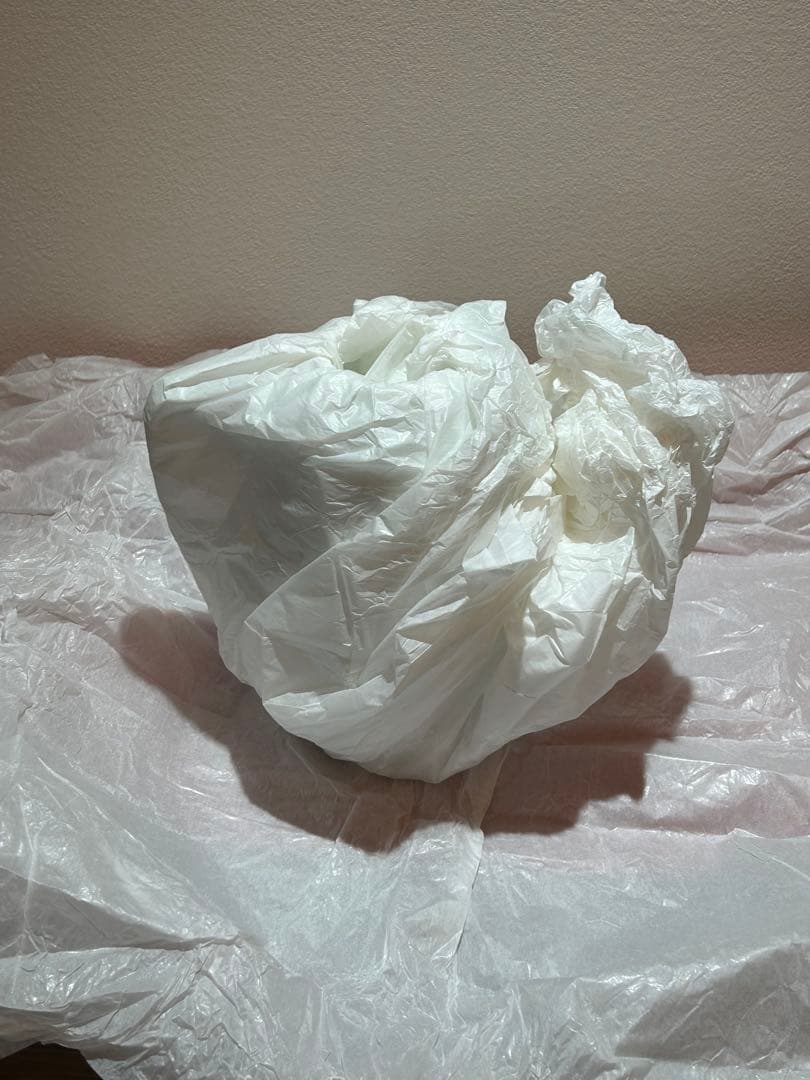 井上萬二作　白磁彫文手付　水指