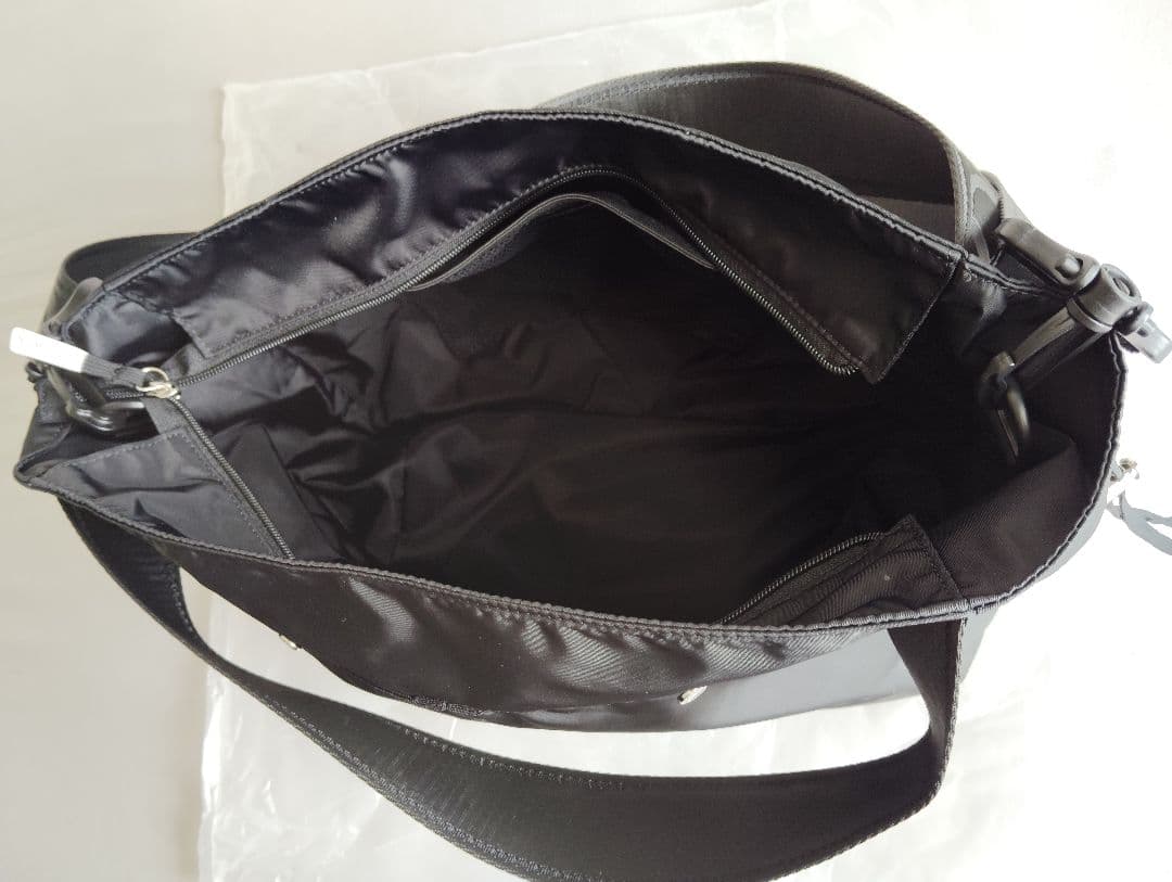 NOMADIS BASQUE M ショルダーバッグ