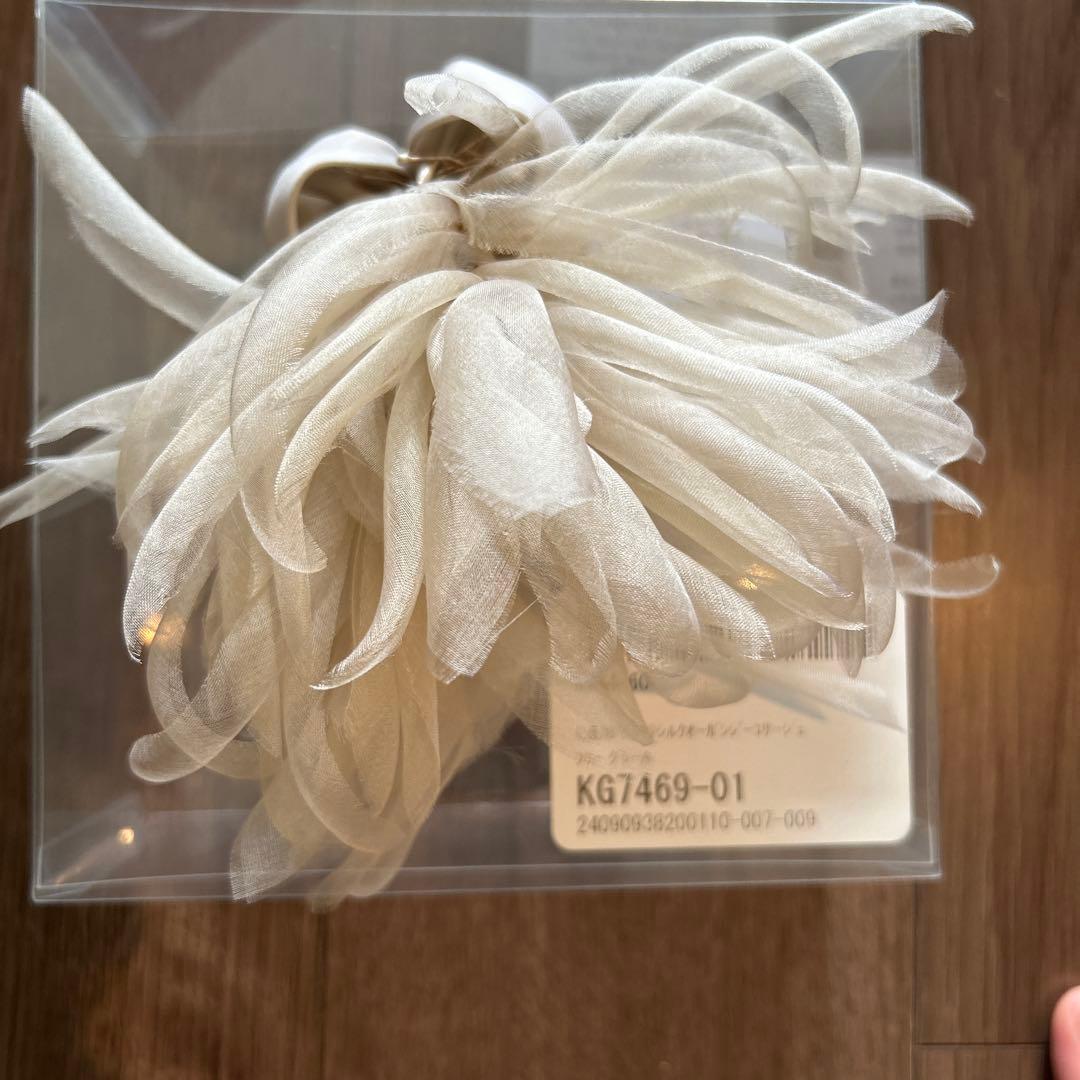 シルクオーガンジーコサージュ　グレーA