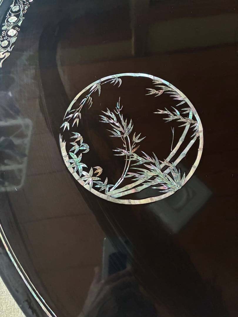 装飾的な黒色円形座卓美品‼️