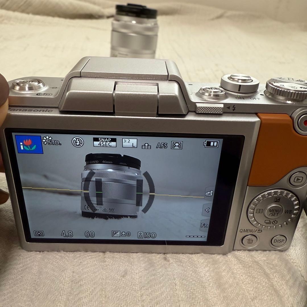 Panasonic LUMIX DMC-GF7W ダブルズームレンズキット