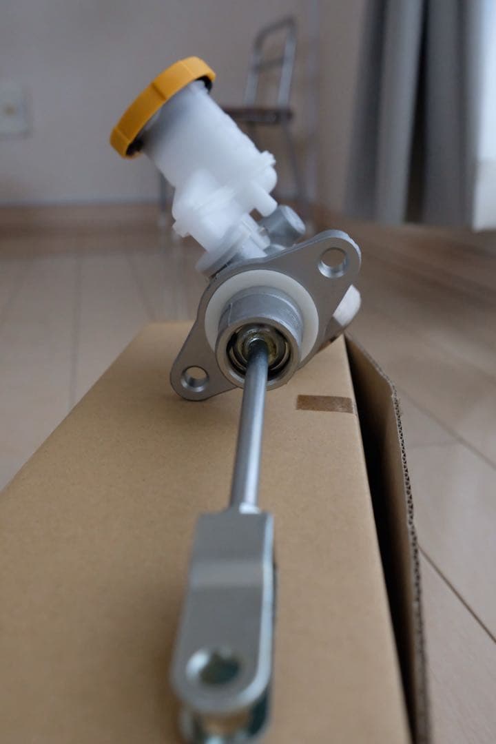 スバル純正　クラッチ　マスターシリンダー37230AE022