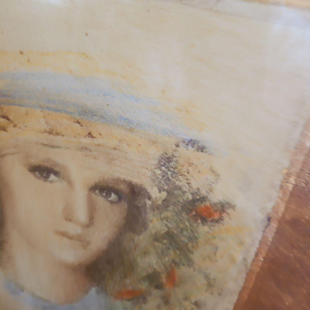 メルサド.ベルバーの作品　少女と鳥