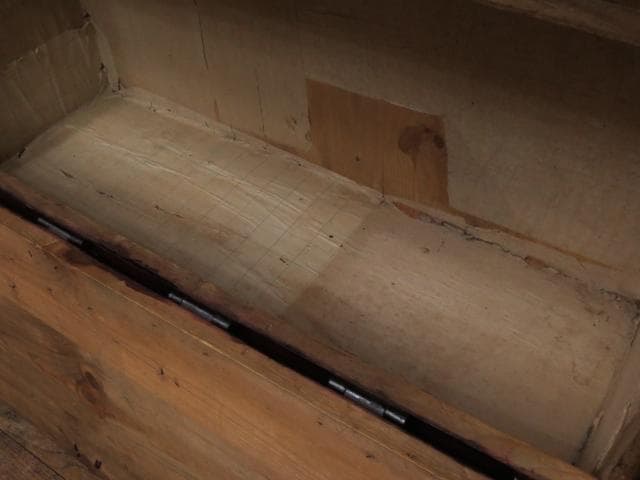 李朝古民具 朝鮮美術 朝鮮古民芸 松無垢材 卍字鉄地金具 時代 バンダジ 半閉櫃