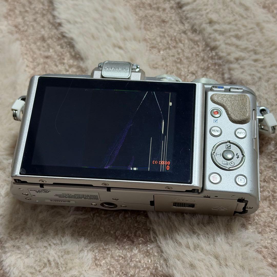 OLYMPUS PEN E-PL8 ホワイト