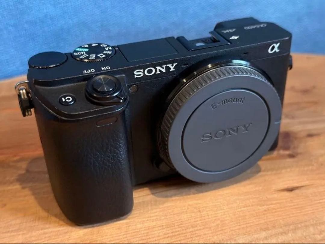 【中古】SONY α6400（バッテリー2個+充電器付）