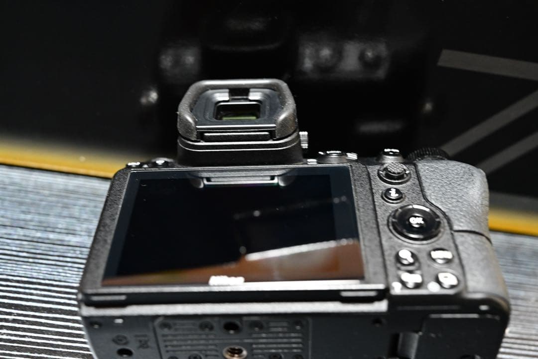 【良品】Nikon Z6 ボディ フルサイズミラーレスカメラ【即納】19067枚