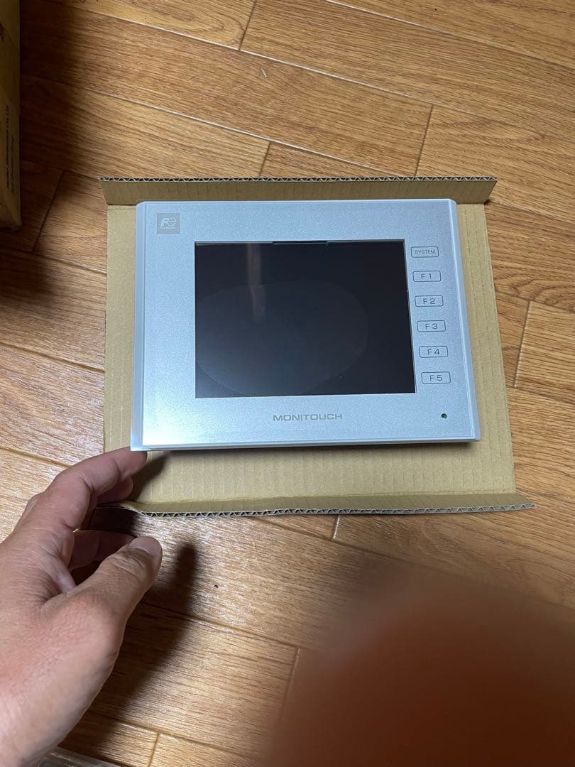 I76。富士電機タッチパネル モニタッチ V9060iTD。新品同様。未使用。
