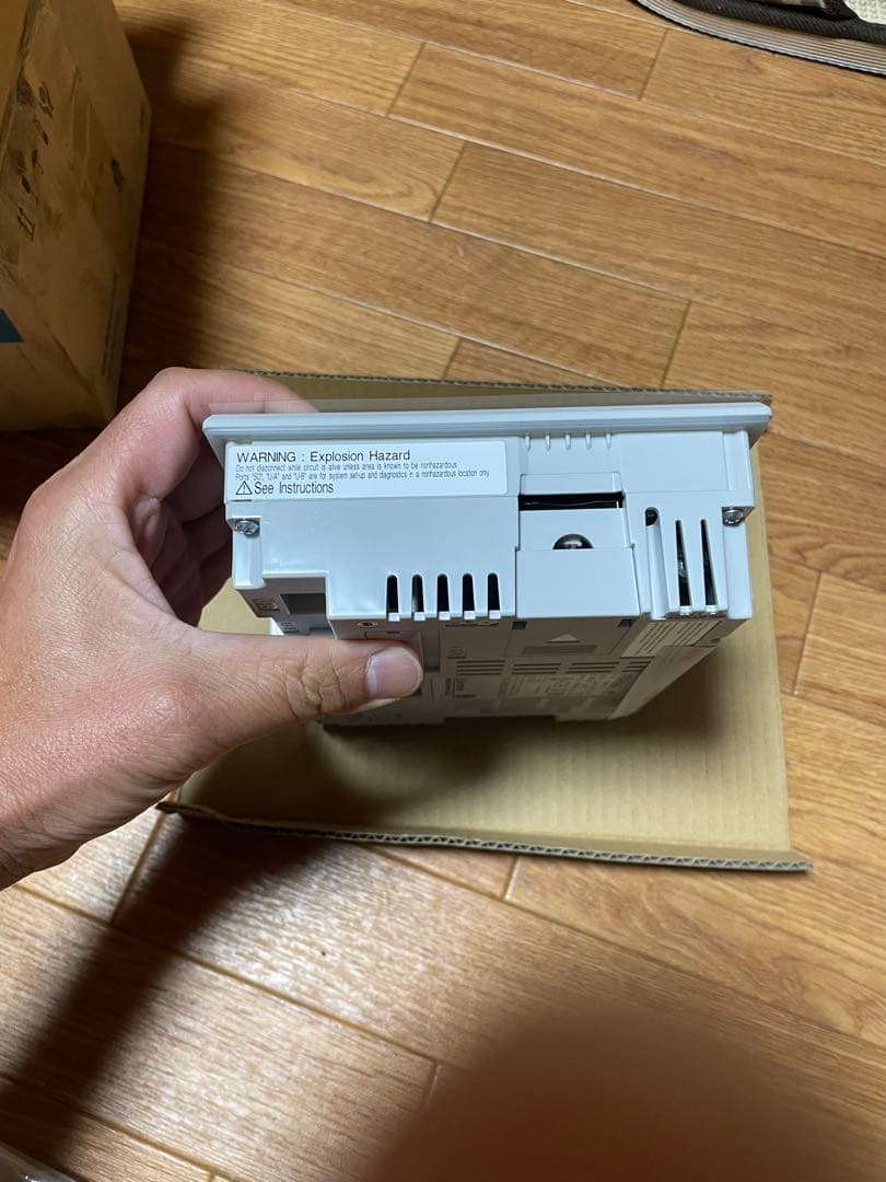 I76。富士電機タッチパネル モニタッチ V9060iTD。新品同様。未使用。