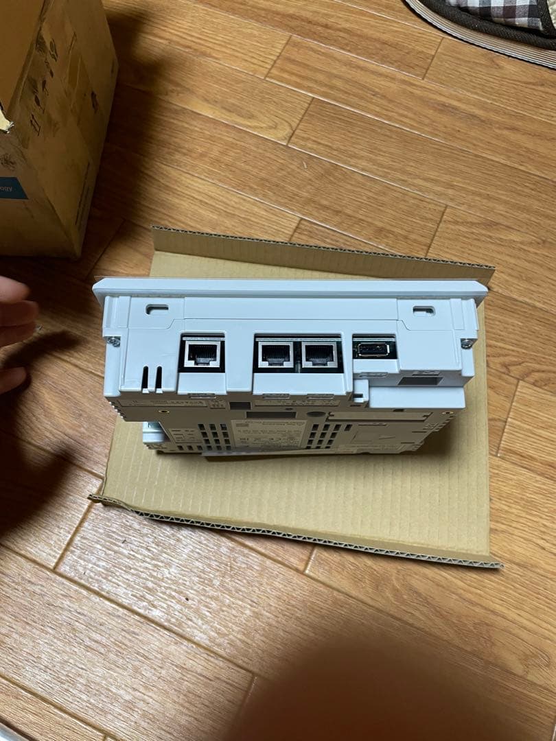 I76。富士電機タッチパネル モニタッチ V9060iTD。新品同様。未使用。