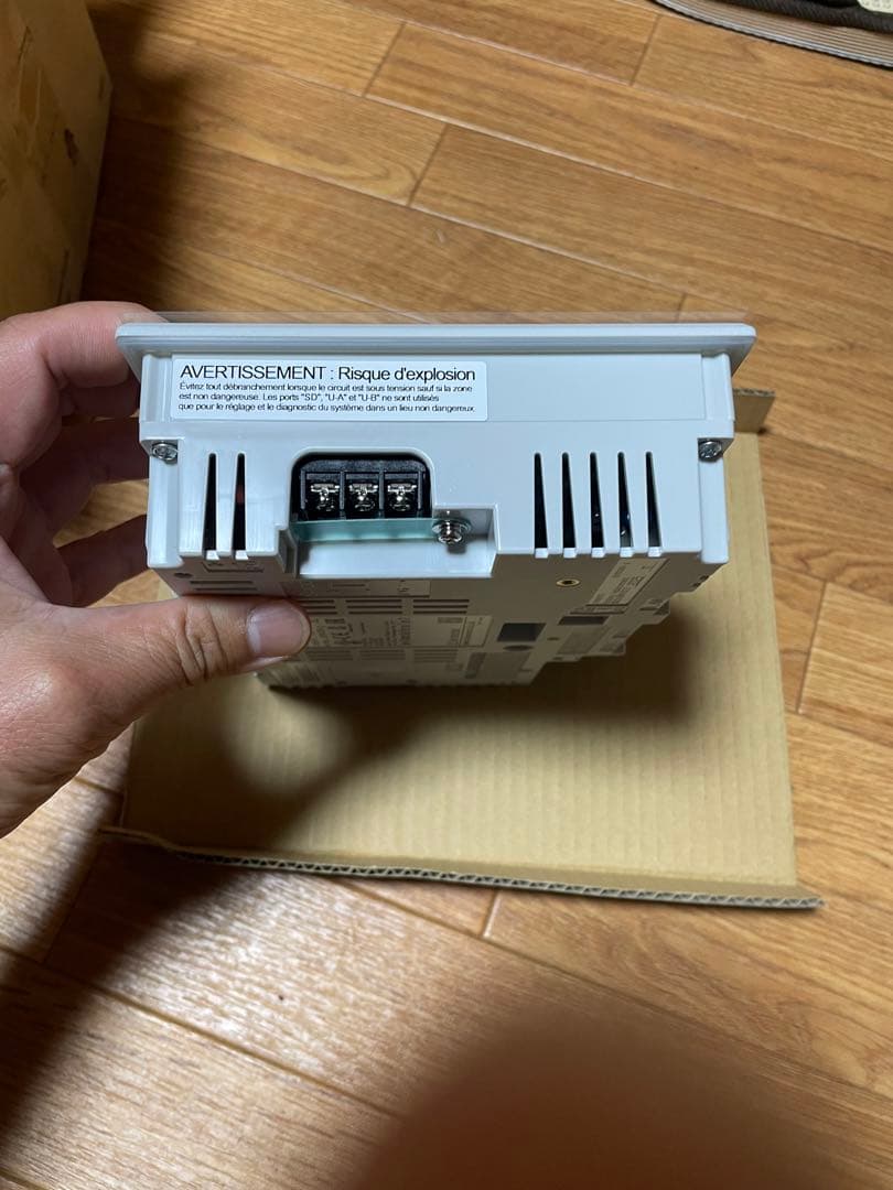 I76。富士電機タッチパネル モニタッチ V9060iTD。新品同様。未使用。