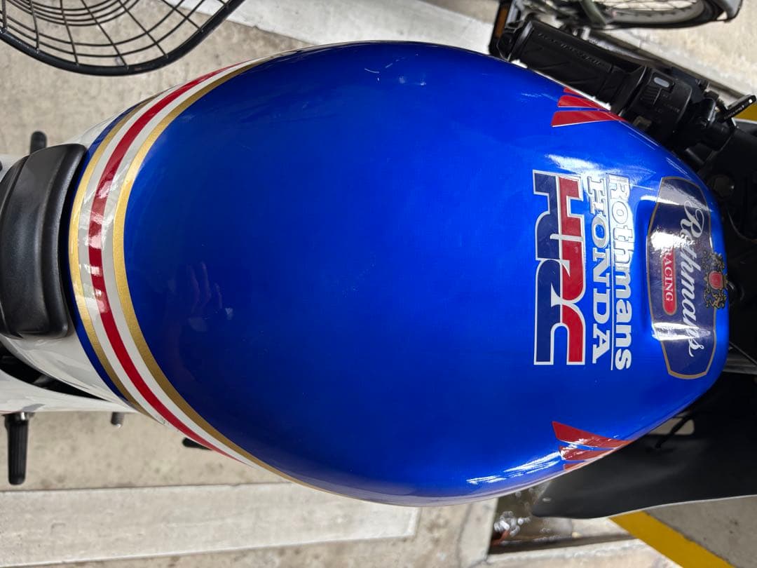 Honda NS1 メットイン ロスマンズカラー