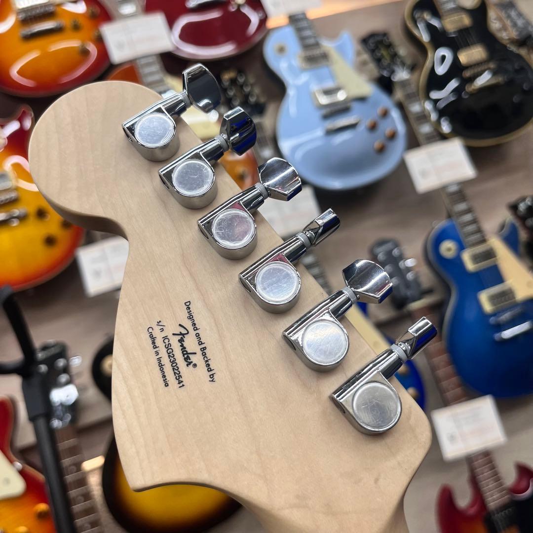 【10122】 Squier by Fender stratcaster ブルー