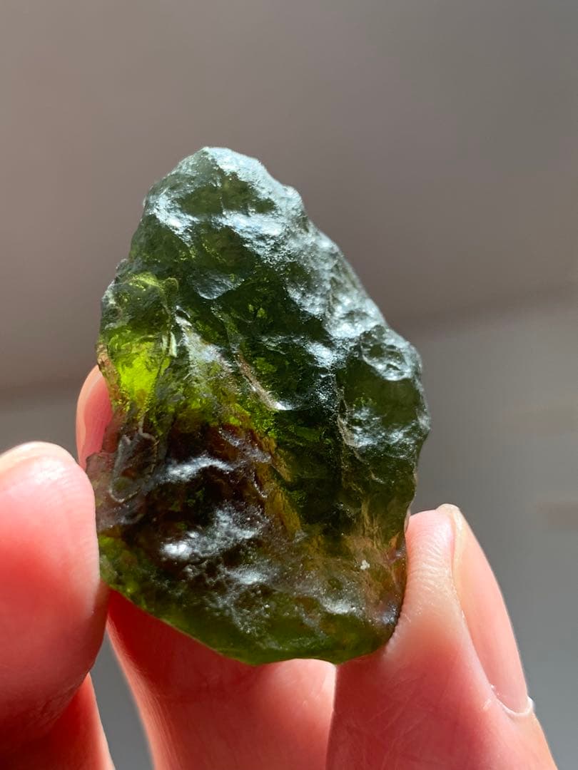 最強パワーストーンモルダバイト　テクタイト　隕石　ヒーリング鉱物標本　リビアン