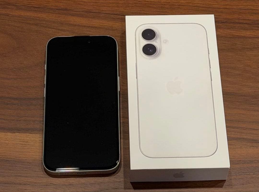 iPhone 16 128GB SIMフリー　純正ケース付き